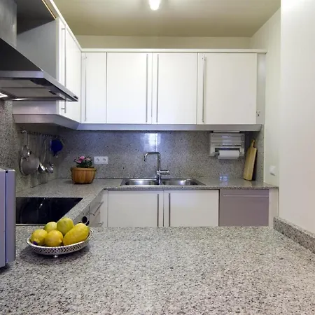 Apartament Maragall Apartman *